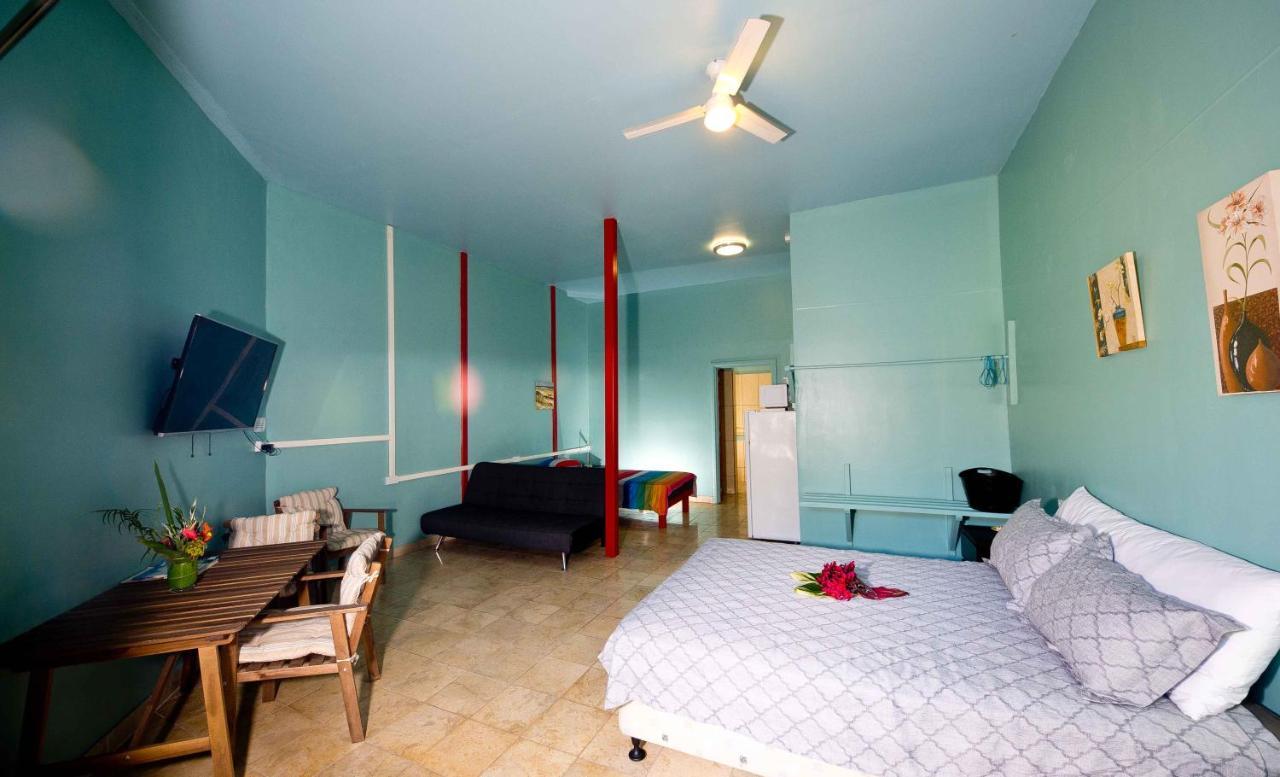 Retreat Seaside Vandrehjem Port Vila Eksteriør billede