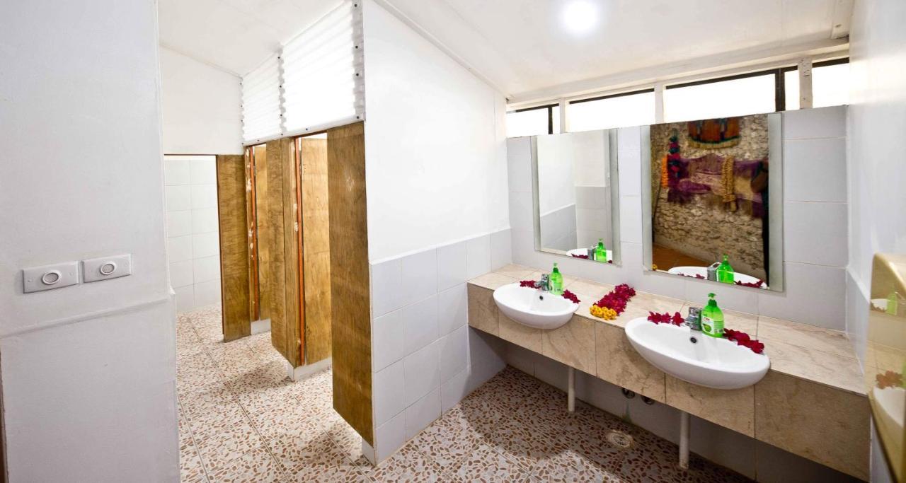Retreat Seaside Vandrehjem Port Vila Eksteriør billede